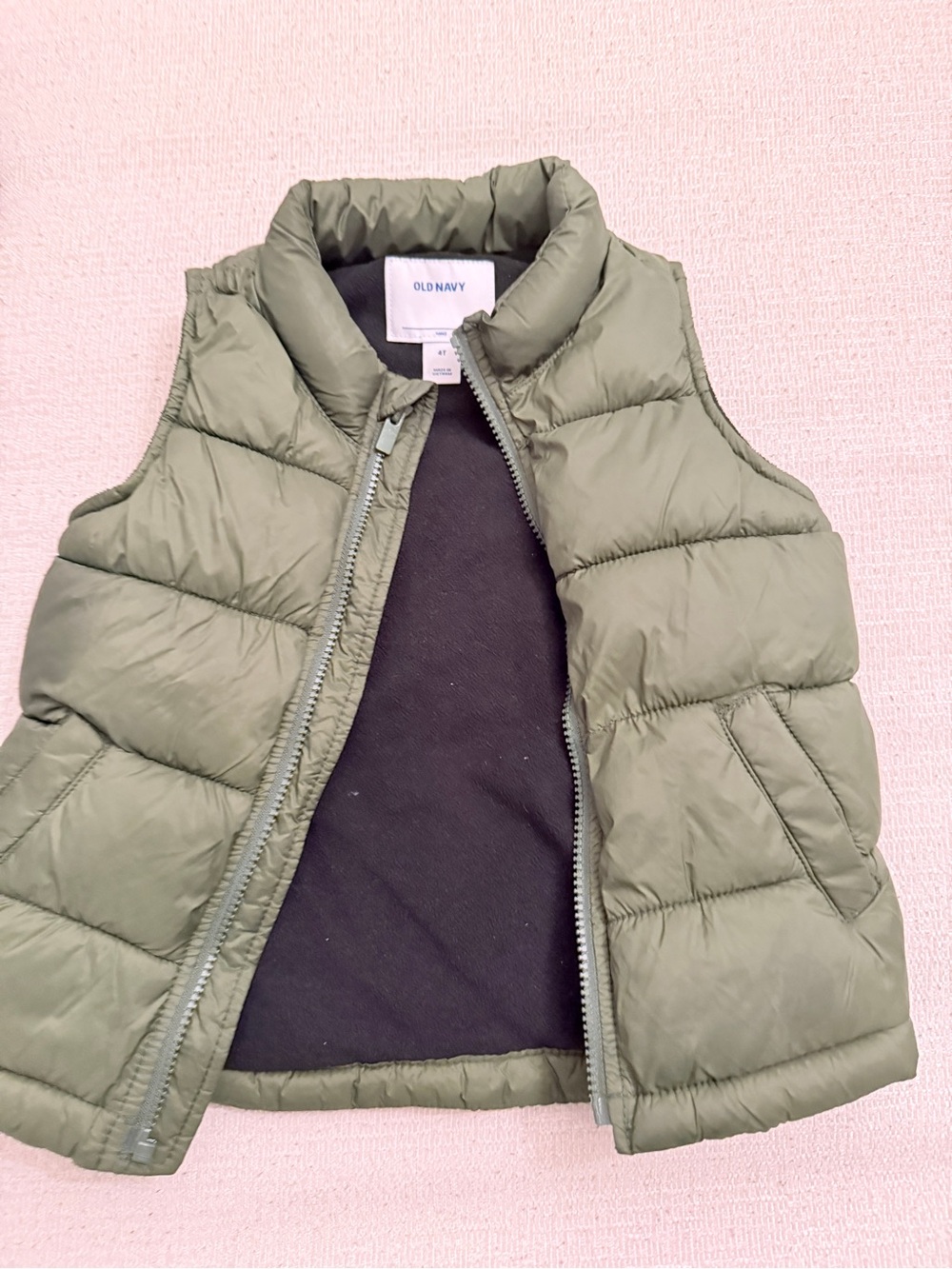 Old Navy Green Quilted Puffer Vest kids